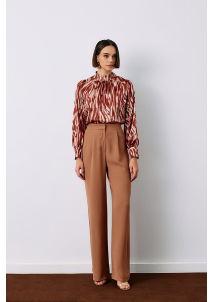 Desenli Dik Yakalı Bluz - Taba fiyatları