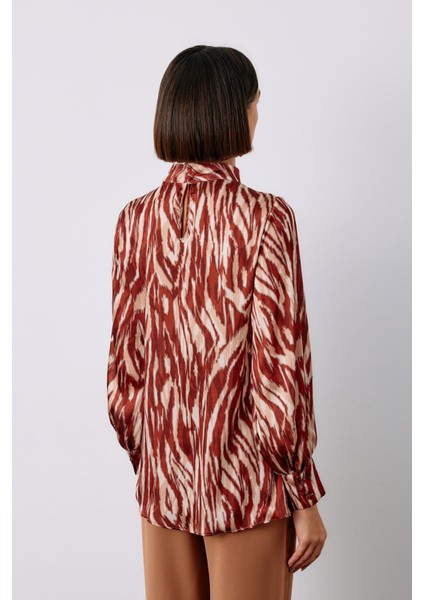 Desenli Dik Yakalı Bluz - Taba fırsatları