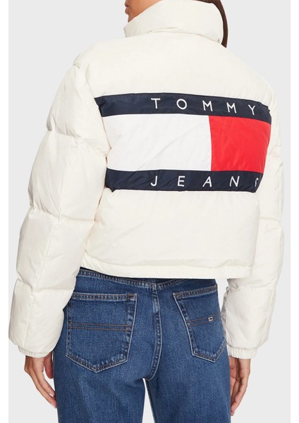 Tommy Jeans Kuş Tüyü Dolgulu Regular Fit Dik Yaka Logolu Şişme Mont Bayan Mont DW0DW18820 Ybh