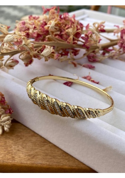 Mia Takı Çelik Burma Model Kelepçe