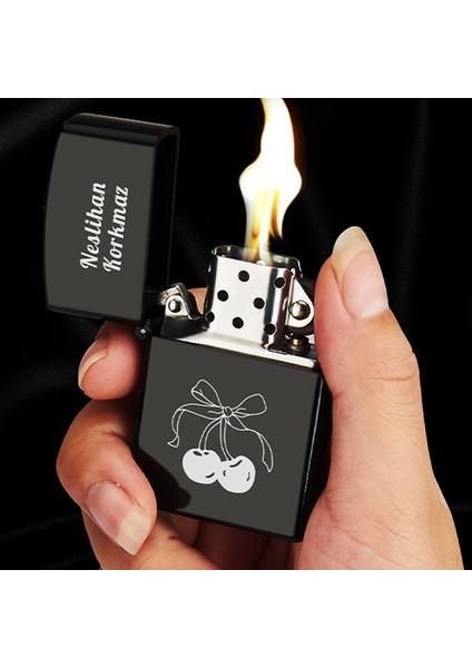 Kişiye Özel Isimli Benzinli Siyah Zippo Çakmak - Kiraz Vişne Baskılı fiyatları