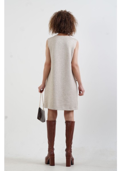 Bej Fiyonk Detaylı Triko Görünümlü Örme Elbise fırsatları