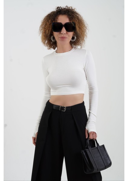 Ekru Parmak Detaylı Crop Bluz