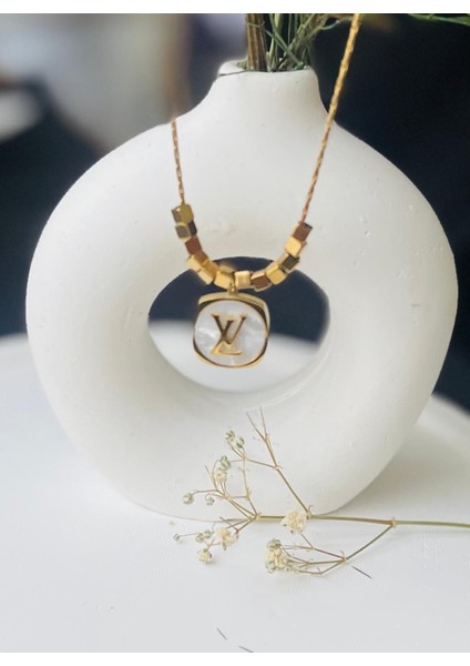 Küp Detay Marka (Louisvuitton) Çelik Kolye