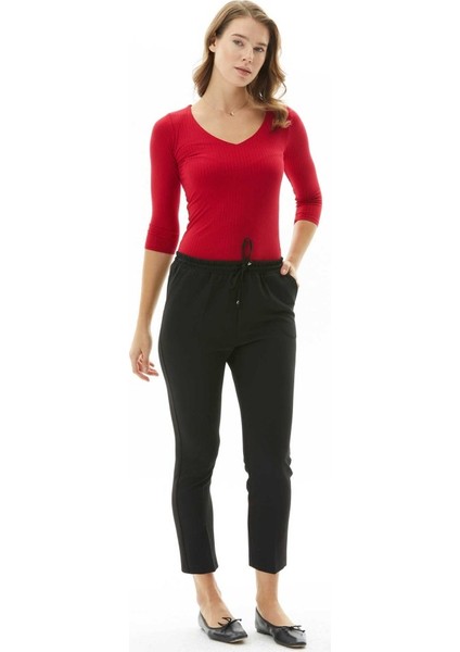 Beli Bağcıklı Boru Paça Pantolon fırsatları