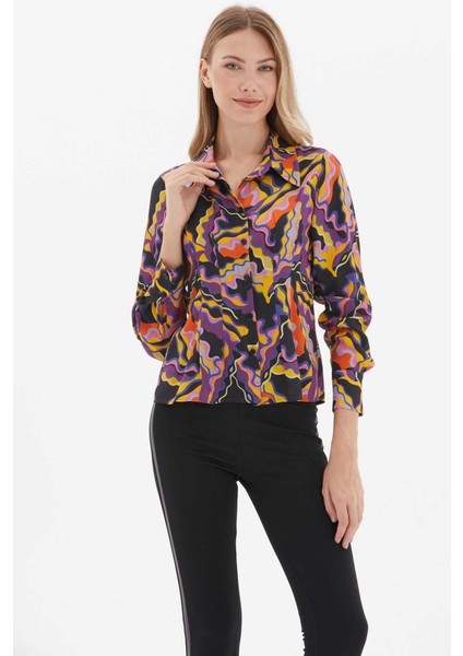 Çift Pensli Soyut Desen Emprime Bluz