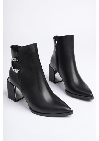 Qadra Garantili Sivri Burun Kalın Topuklu Toka Detaylı Fermuarlı Kadın Bot