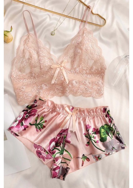 Dantel Büstiyerli Çiçekli Sütyen Şort Pijama Takımı
