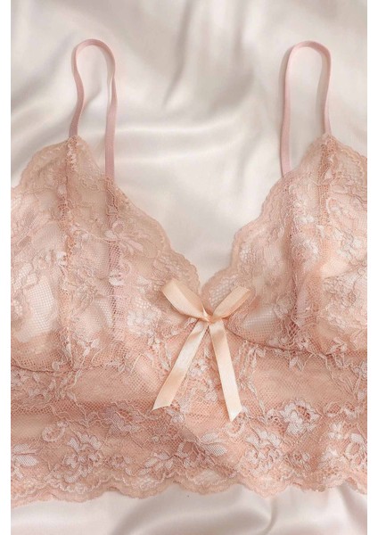 Dantel Büstiyerli Çiçekli Sütyen Şort Pijama Takımı