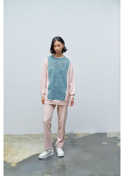 Pembe Kadın Denim Üzeri Nakış Işlemeli Bisiklet Yaka Sweatshirt Dar Paça Pantolon Pamuklu Örme Alt Üst Takım