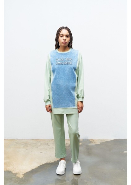Çağla Yeşili Kadın Denim Üzeri Nakış Işlemeli Bisiklet Yaka Sweatshirt Dar Paça Pantolon Pamuklu Örme Alt Üst Takım