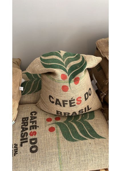 Canlı Renklere Sahip Kahve Çuvalı 98 x 65 cm