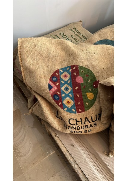 Canlı Renklere Sahip Kahve Çuvalı 98 x 65 cm fiyatları