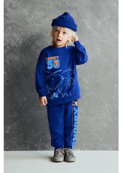 Peanuts Snoopy Süzene Nakış Detaylı Sweatshirt ve Alt Eşeofman Takım indirimleri