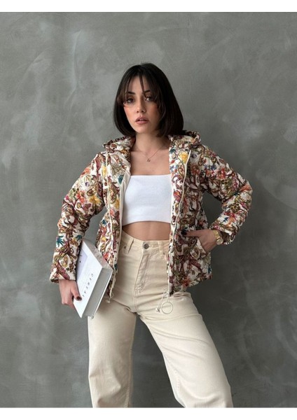 Desenli Kapüşonlu Crop Mont fiyatları