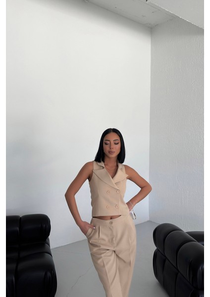 Kadın Şal Yaka Dört Düğmeli Yelek