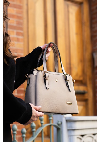 Kadın Uzun Askılı 4 Bölmeli Gold Aksesuarlı Sade Şık Omuz ve El Çantası modelleri