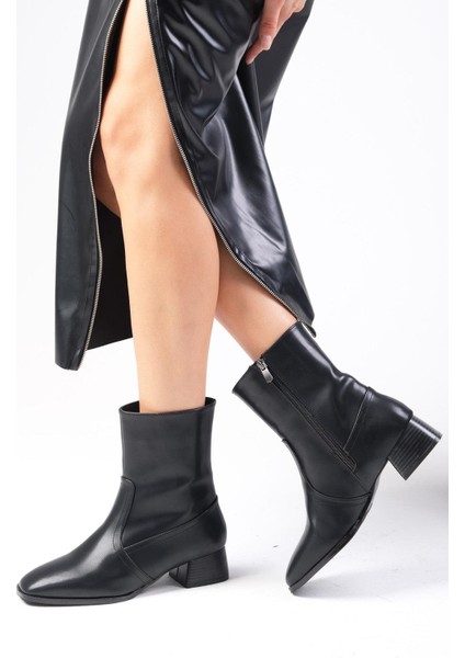Callie Siyah Renk İnce Kürk Astarlı Yandan Fermuarlı Küt Burunlu Kadın Topuklu Bot modelleri