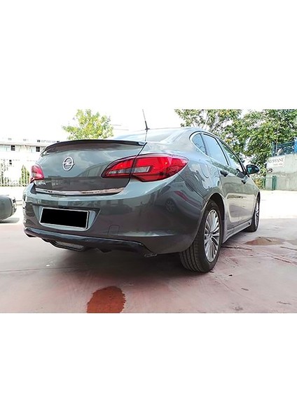 Opel Astra J Sedan Difüzör Parlak Siyah Plastik Arka Difizör fiyatları