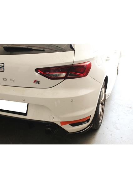 Seat Leon Mk3 Aero Tampon Sağ - Sol Flapları Parlak Siyah Plastik