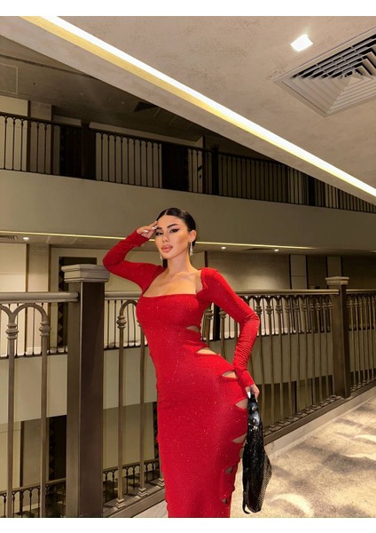 Yanlar Biritli Kare Yaka Kırmızı Uzun Elbise fiyatları
