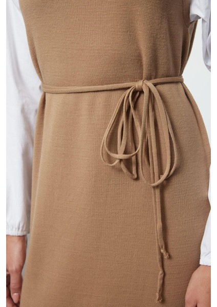 Kadın Tesettür Maxi Boy Regular Bej Kolları Dokuma Parça Detaylı Beli Bağlamalı Triko Elbise fırsatları