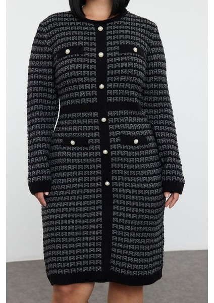 Kadın Moda Şık Büyük Beden Mini Boy Bisiklet Yaka Fitted Desenli Düğmeli Triko Elbise
