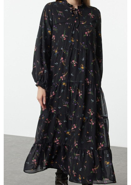 Kadın Moda Şık Tesettür Uzun Dik Yaka Oversize Çıtır Çiçek Desenli Yaka Detaylı Dokuma Elbise fiyatları