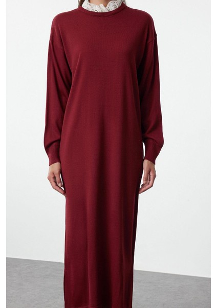 Kadın Moda Şık Tesettür Maxi Boy Dik Yaka Relaxed Bordo Brode Yaka Detaylı Triko Elbise