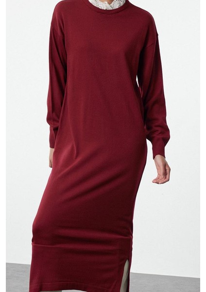 Kadın Moda Şık Tesettür Maxi Boy Dik Yaka Relaxed Bordo Brode Yaka Detaylı Triko Elbise fiyatları