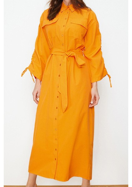 Kadın Tesettür Maxi Boy Oversize Kuşaklı Kolları Ayarlanabilir Detaylı Pamuklu Dokuma Gömlek Elbise