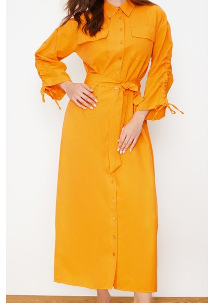 Kadın Tesettür Maxi Boy Oversize Kuşaklı Kolları Ayarlanabilir Detaylı Pamuklu Dokuma Gömlek Elbise