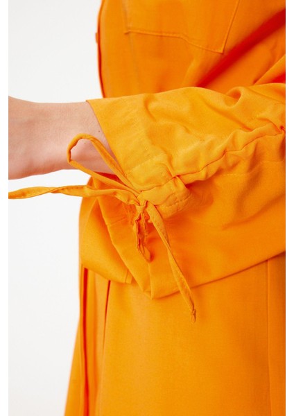 Kadın Tesettür Maxi Boy Oversize Kuşaklı Kolları Ayarlanabilir Detaylı Pamuklu Dokuma Gömlek Elbise