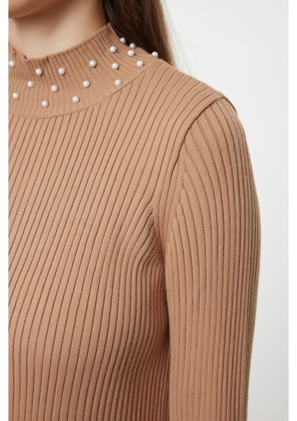 Kadın Moda Şık Tesettür Uzun Dik Yaka Fitted Inci Taş Aksesuarlı Triko Elbise fırsatları