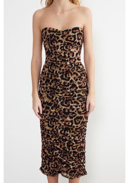 Kadın Moda Midi Boy Straplez Fitted Vücuda Oturan Leopar Desenli Drapeli Örme Tül Abiye Elbise