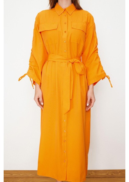 Kadın Tesettür Maxi Boy Oversize Kuşaklı Kolları Ayarlanabilir Detaylı Pamuklu Dokuma Gömlek Elbise