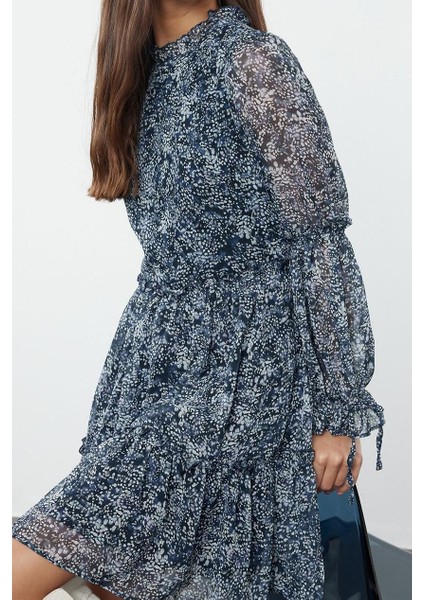 Kadın Moda Şık Mini Boy Dik Yaka Regular Düz Belden Açılan Büzgülü Astarlı Dokuma Kışlık Elbise