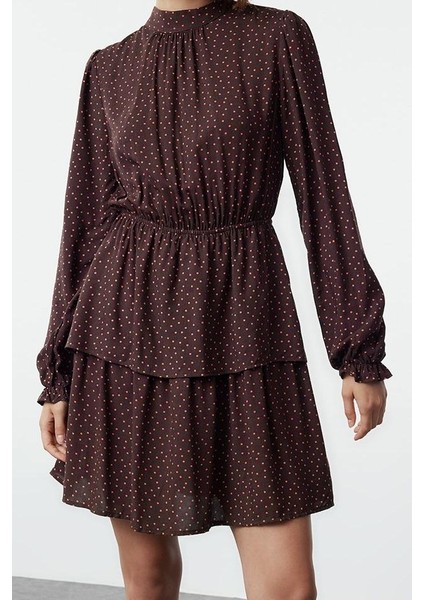 Kadın Moda Şık Mini Boy Bisiklet Yaka Regular Puantiyeli Belden Açılan Volanlı Dokuma Elbise fiyatları