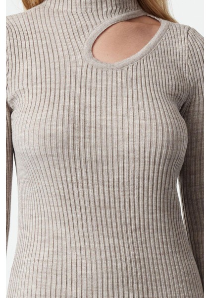 Kadın Moda Şık Midi Boy Dik Yaka Slim Triko Cut Out Pencere Detaylı Elbise fırsatları