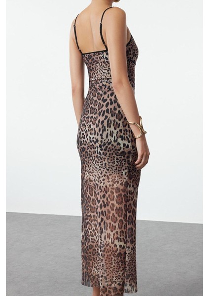 Kadın Moda Şık Midi Boy V Yaka Fitted Vücuda Oturan Leopar Desenli Tül Dokuma Elbise