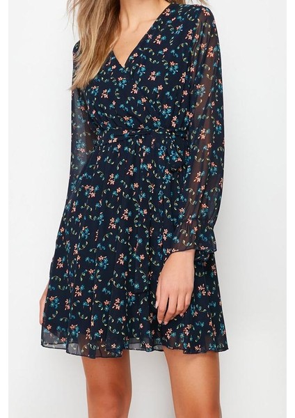 Kadın Moda Şık Mini Boy Kruvaze Regular Çiçek Desenli Kuşaklı Astarlı Şifon Dokuma Elbise