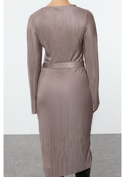 Kadın Moda Midi Boy Kayık Yaka Regular Premium Pilise Kumaşlı Flare Kol Detaylı A-Line Örme Elbise