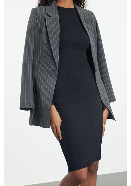Kadın Moda Şık Midi Boy Dik Yaka Slim Fitted Vücuda Oturan Uzun Kollu Fitilli Esnek Örme Elbise