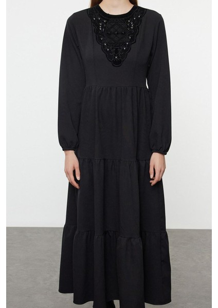 Kadın Moda Şık Tesettür Maxi Boy Dik Yaka Regular Taş Nakış Detaylı Dokuma Elbise