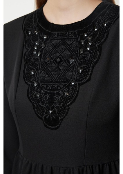 Kadın Moda Şık Tesettür Maxi Boy Dik Yaka Regular Taş Nakış Detaylı Dokuma Elbise fırsatları