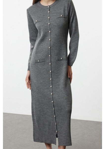 Kadın Moda Şık Tesettür Maxi Boy Bisiklet Yaka Fitted Triko Düğmeli Elbise fiyatları