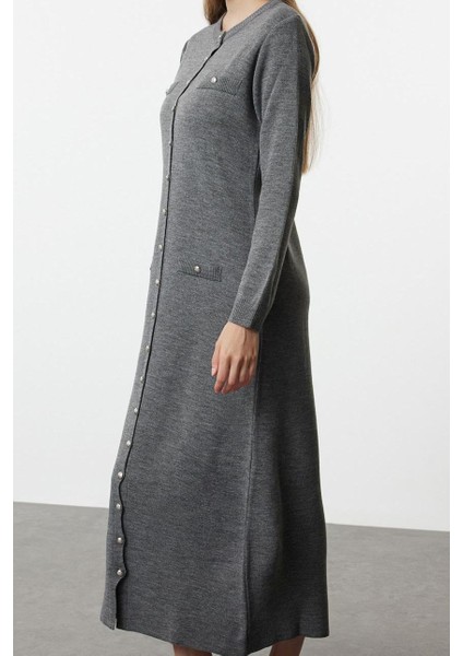 Kadın Moda Şık Tesettür Maxi Boy Bisiklet Yaka Fitted Triko Düğmeli Elbise modelleri