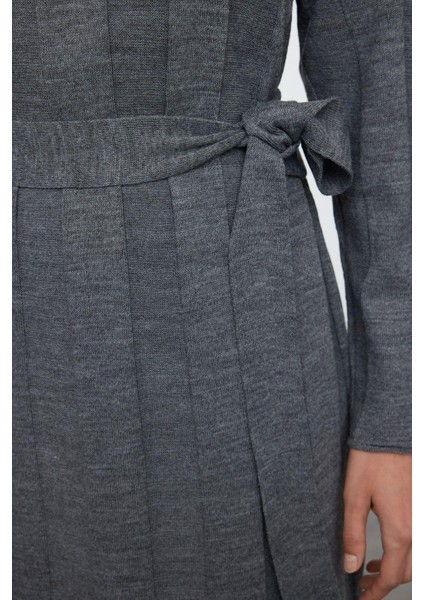 Kadın Moda Şık Tesettür Maxi Boy Bisiklet Yaka Regular Geniş Fitilli Triko Elbise