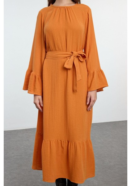 Kadın Moda Şık Tesettür Maxi Boy Bisiklet Yaka Relaxed Eteği Fırfırlı Müslin Dokuma Elbise