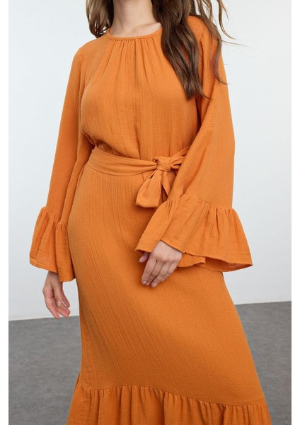 Kadın Moda Şık Tesettür Maxi Boy Bisiklet Yaka Relaxed Eteği Fırfırlı Müslin Dokuma Elbise modelleri